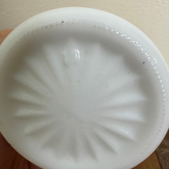 Vintage Ring of Fire Milk Glass Short Pressed Glass‎ 6 inches Bud Vase - Picture 4 of 9